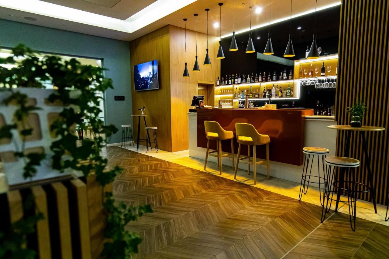Grand View Hotel & Suites Copou Iasi Exterior foto