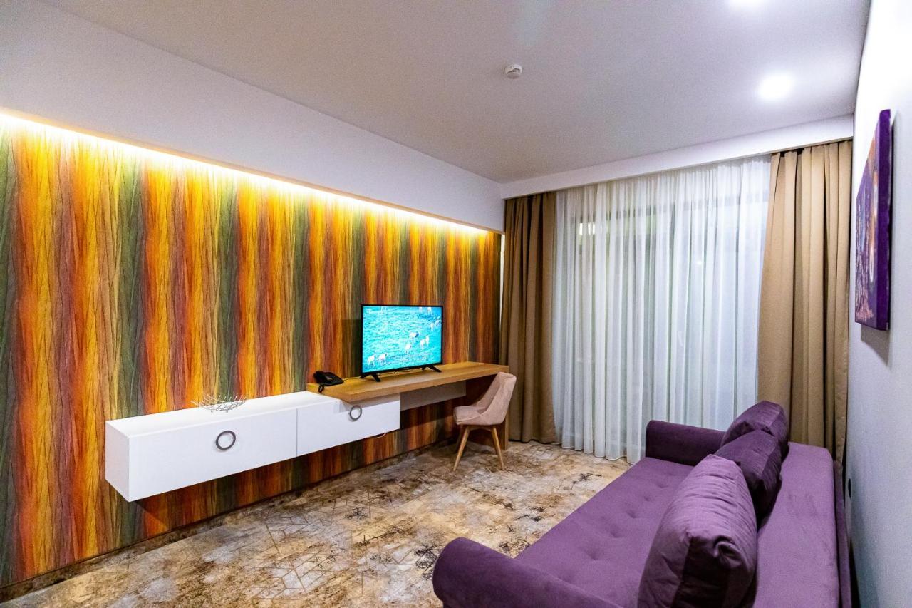 Grand View Hotel & Suites Copou Iasi Exterior foto