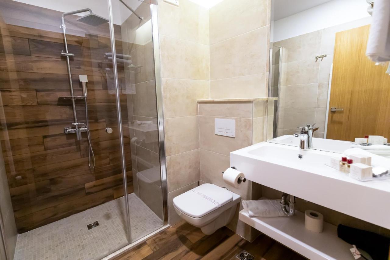 Grand View Hotel & Suites Copou Iasi Exterior foto