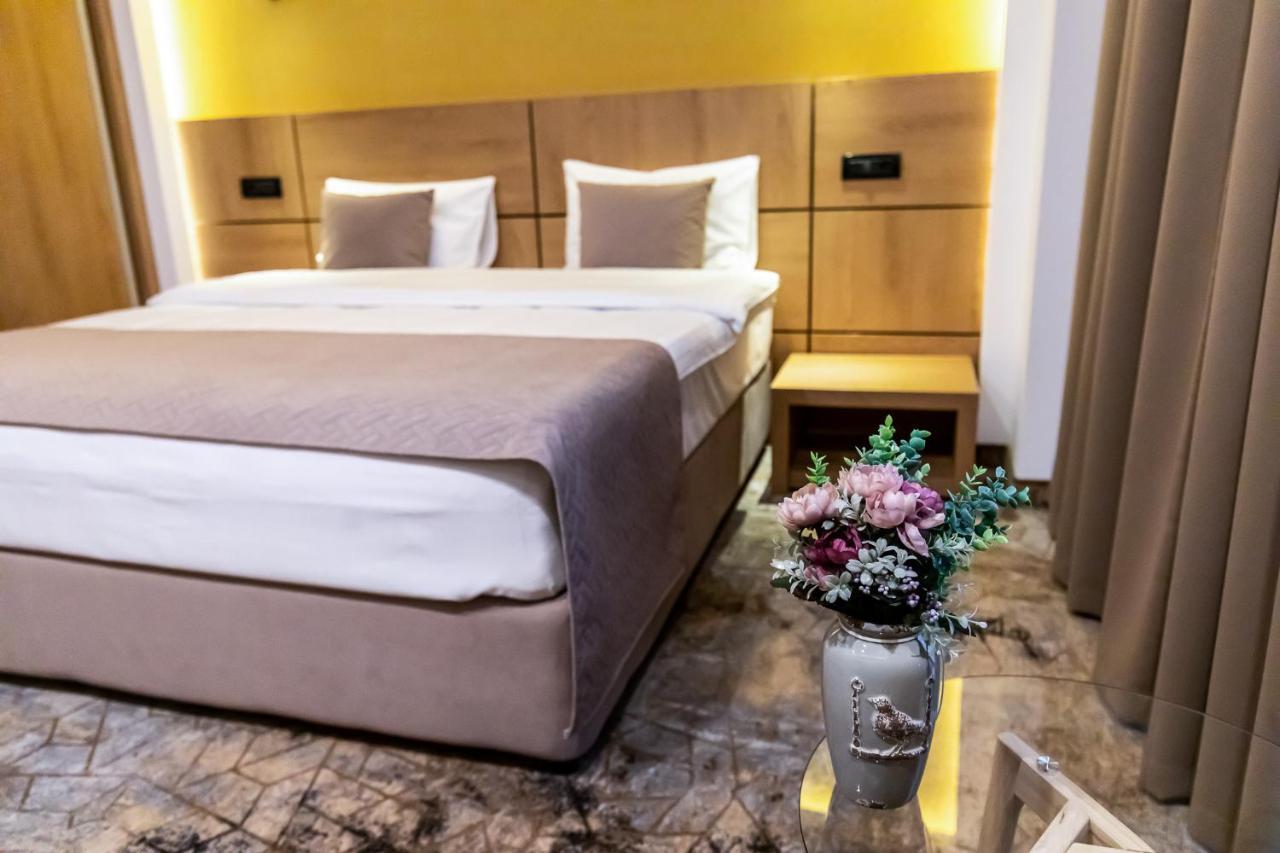 Grand View Hotel & Suites Copou Iasi Exterior foto