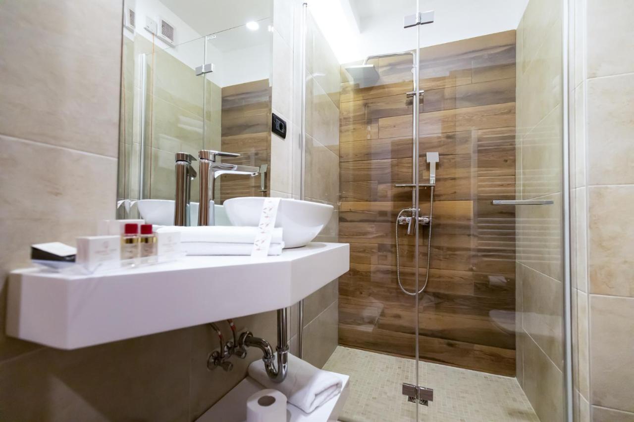 Grand View Hotel & Suites Copou Iasi Exterior foto